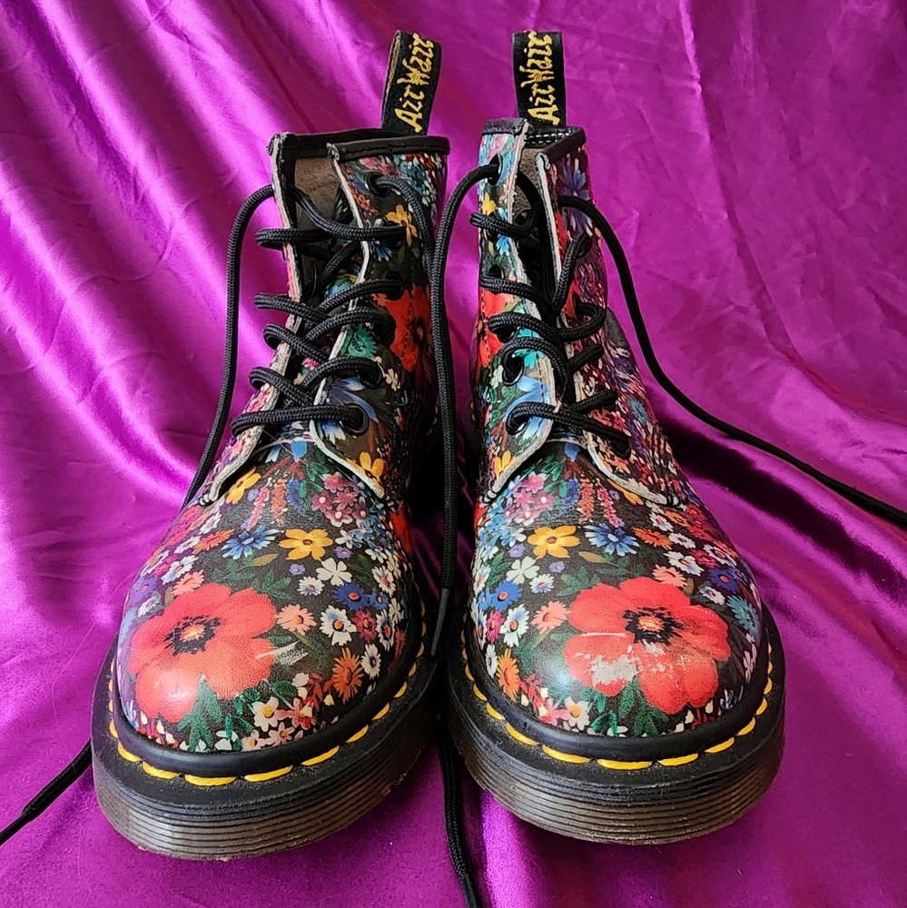 Dr. Martens Combat Boots 5 Red Flowers Floral Wanderlust 1460